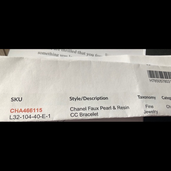 CHANEL-AUTHENTIC 2010 Resin & Faux Pearl BRACELET - Picture 7 of 12